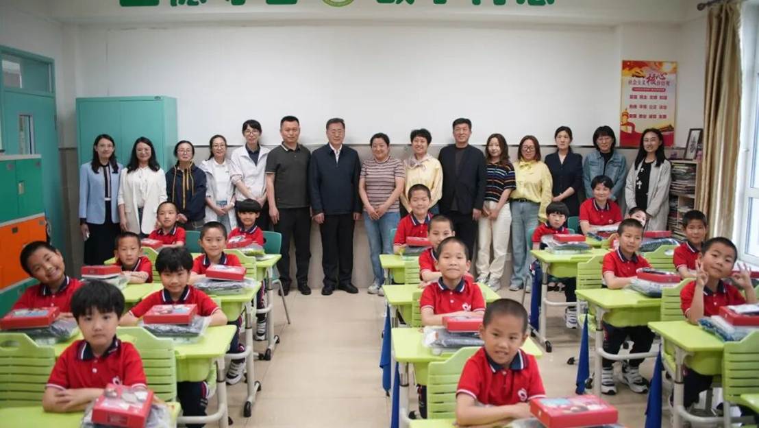 学校开展家庭文明建设月系列活动